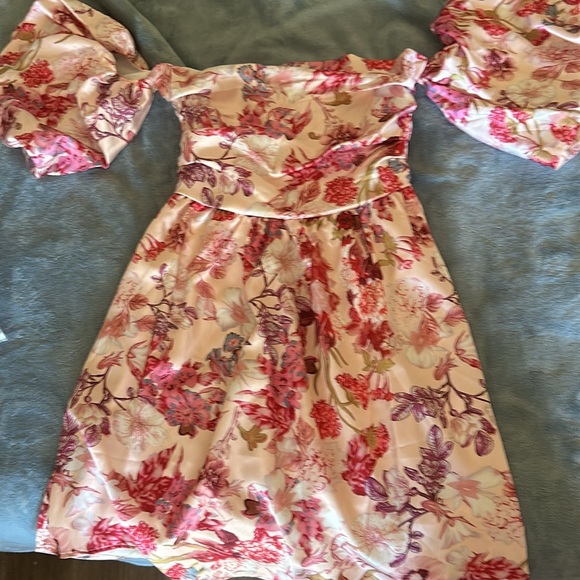 PROM Spring Flower 🌸 🌺 Dress 👗 Satin Material - Picture 4 of 4